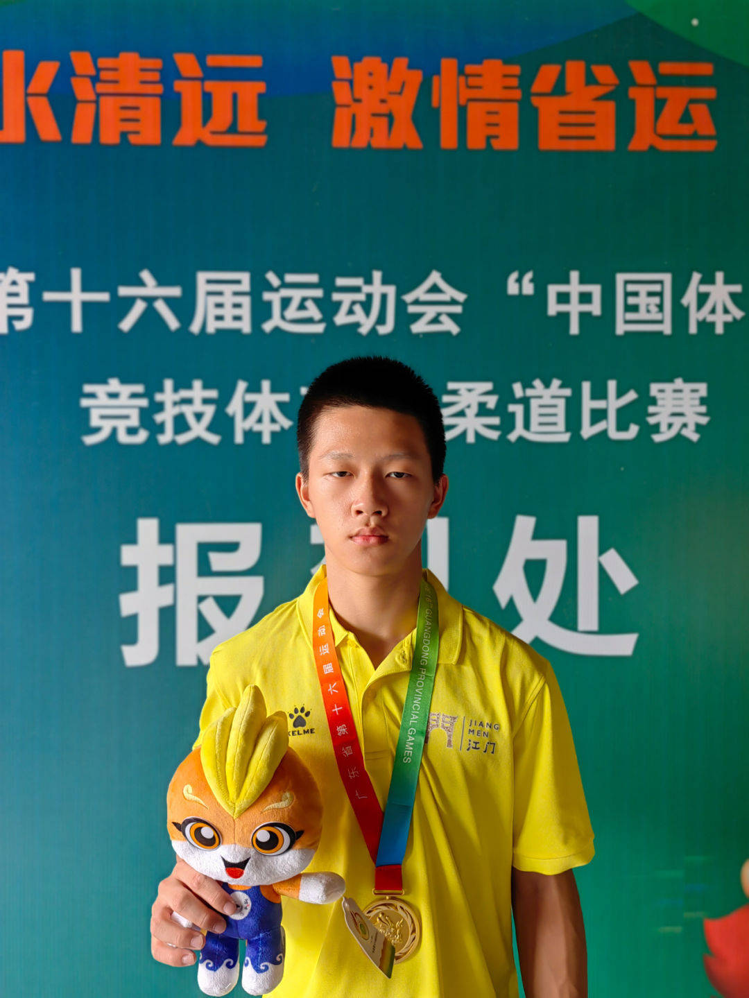 开云官网-HLE力克C9，Zeus极限生还后反打宿命之战半决赛，点燃全场激情的简单介绍